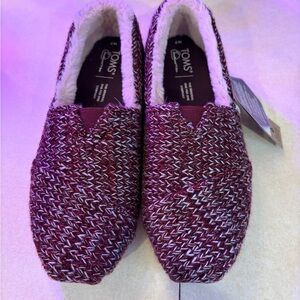 TOMS Women's Maroon Knit Slippers